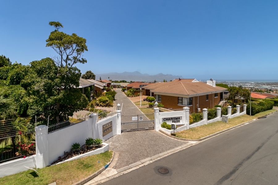 3 Bedroom Property for Sale in Die Wingerd Western Cape